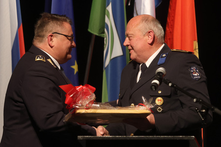 SVEČANA SEJA  GASILSKE ZVEZE CERKNICA 76 FOTO LJUBO VUKELIČ